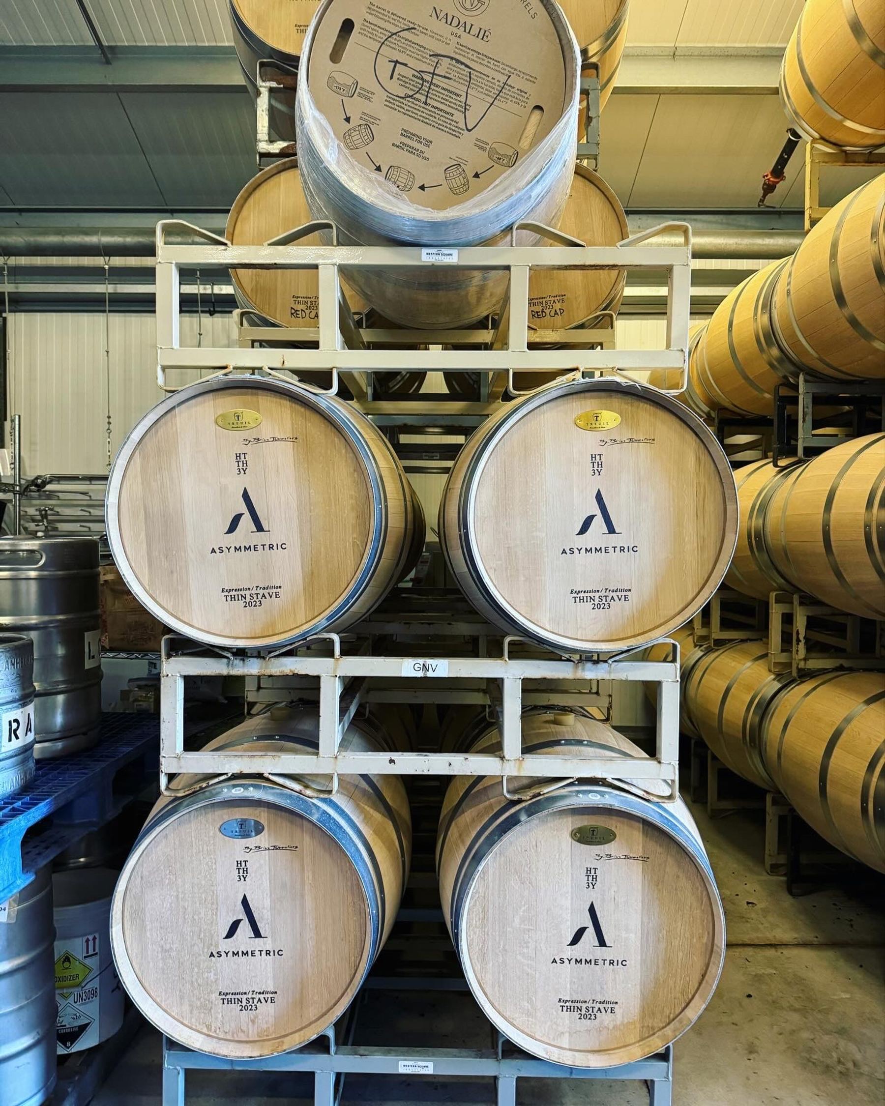 Asymmetric barrel room